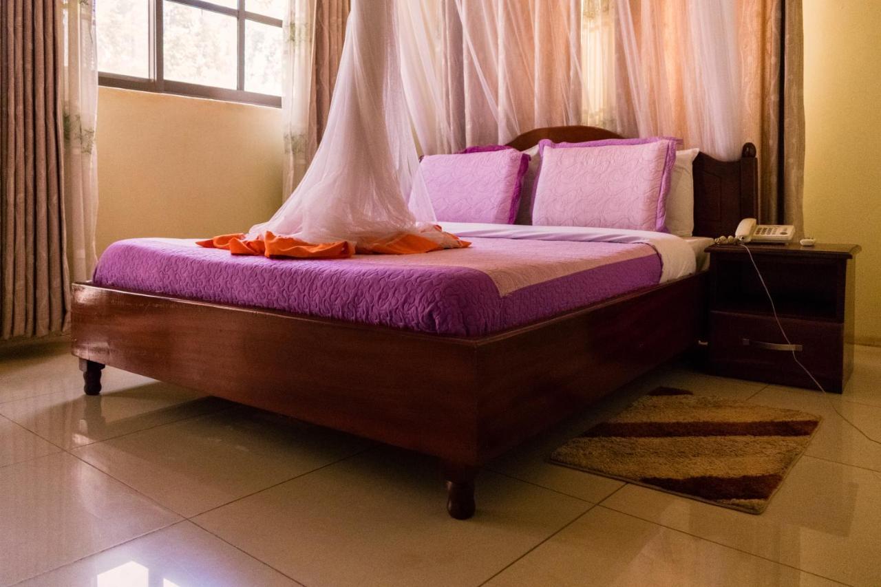 Kahondo Buffalo Hotel Kampala Makerere エクステリア 写真