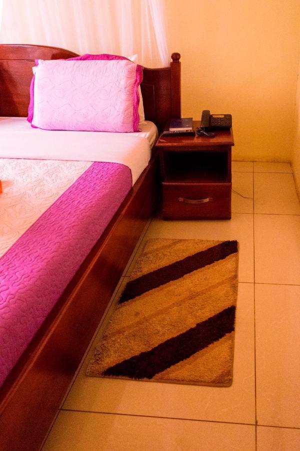 Kahondo Buffalo Hotel Kampala Makerere エクステリア 写真