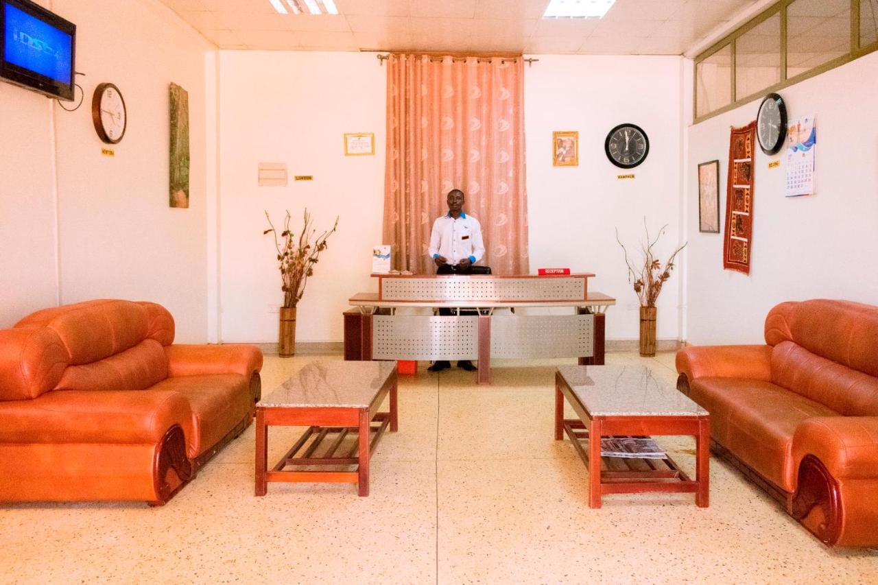 Kahondo Buffalo Hotel Kampala Makerere エクステリア 写真