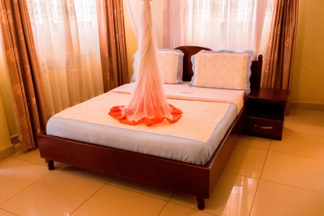 Kahondo Buffalo Hotel Kampala Makerere エクステリア 写真
