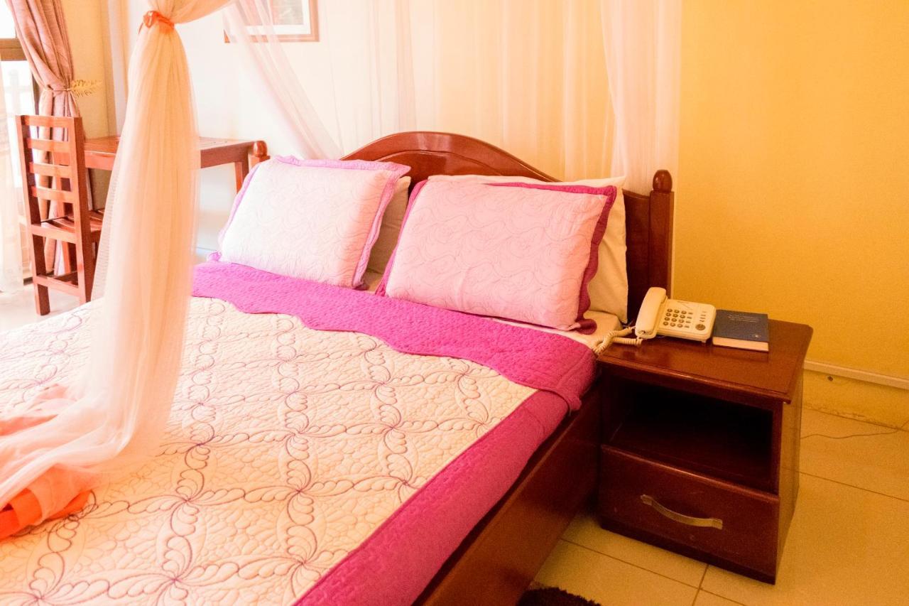 Kahondo Buffalo Hotel Kampala Makerere エクステリア 写真