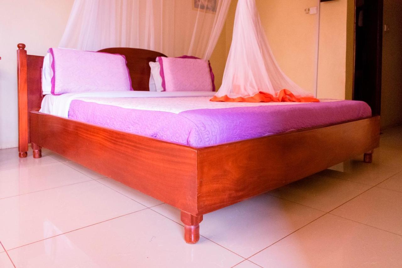 Kahondo Buffalo Hotel Kampala Makerere エクステリア 写真